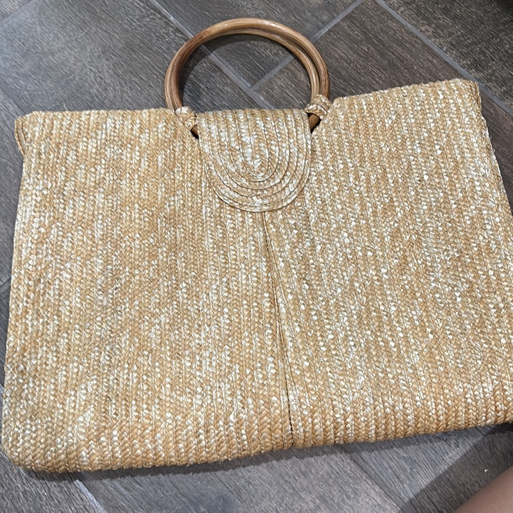 Two Straw purse with wood handles and small white crossbody straw purse - Picture 6 of 12
